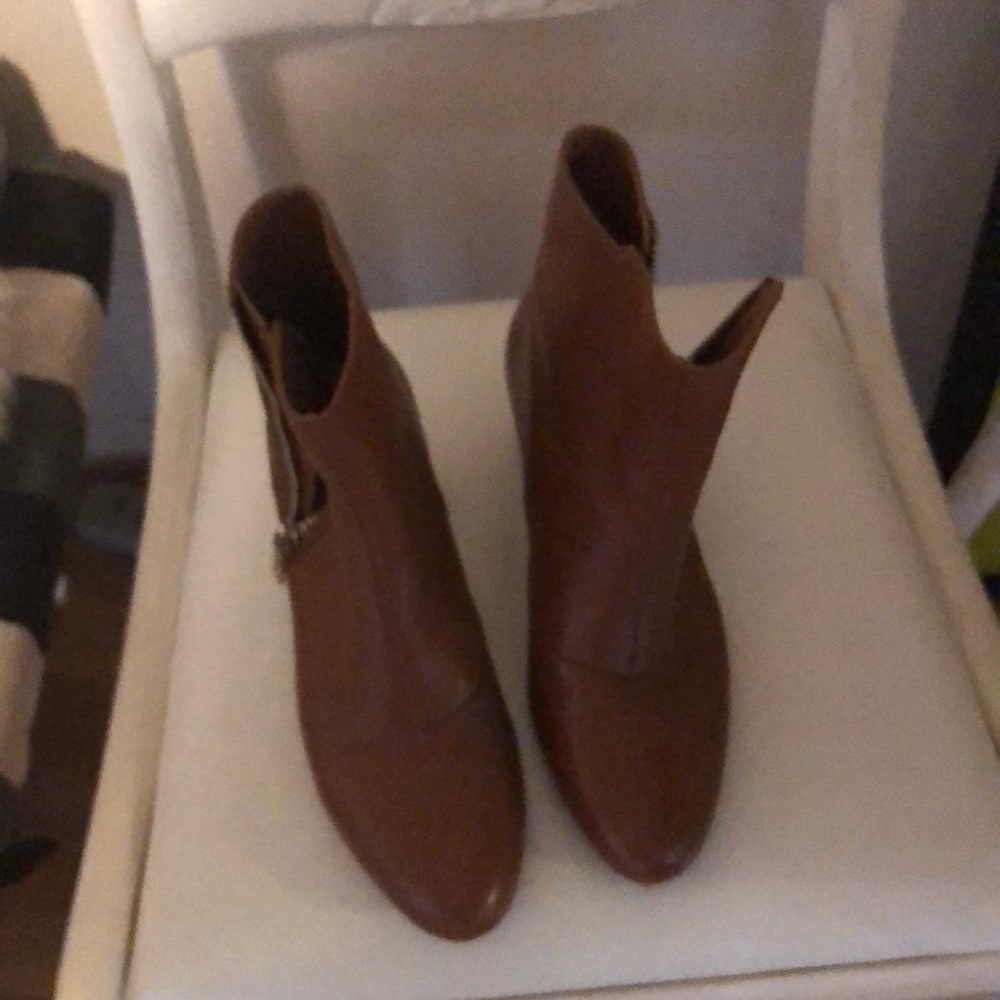 DKNY boots